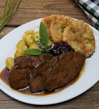 KücheDaheim - Hirschkalbskeule Rosenkohl